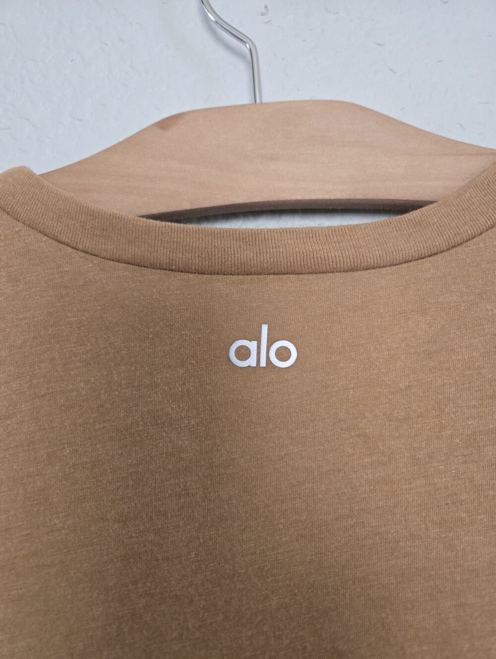 Alo | Cropped Short Sleeve Top - Picture 5 of 5